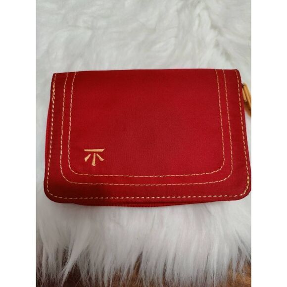 Ellington Nylon Organizer/Wallet - Picture 1 of 5